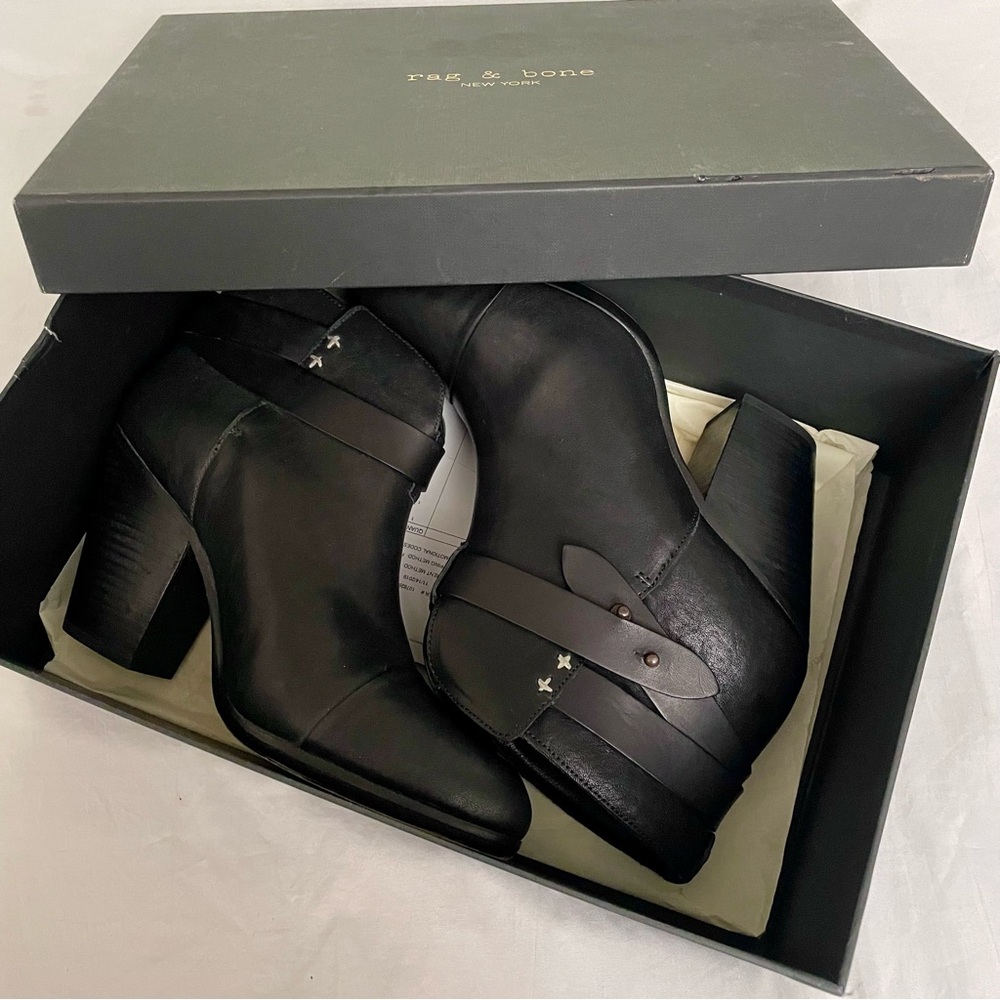 rag & bone NIB (Size 41) Harrow Stacked Heel Ankle Bootie in Cont Black